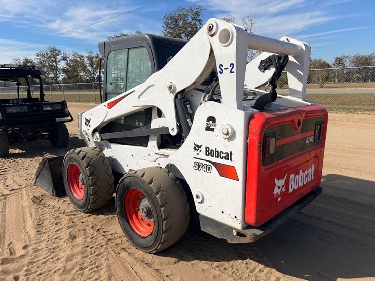 2022-bobcat-s740-image-2