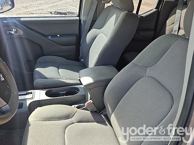 2016-nissan-frontier-image-22