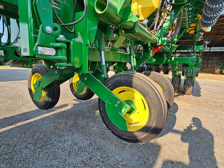 2024-john-deere-1795-image-10