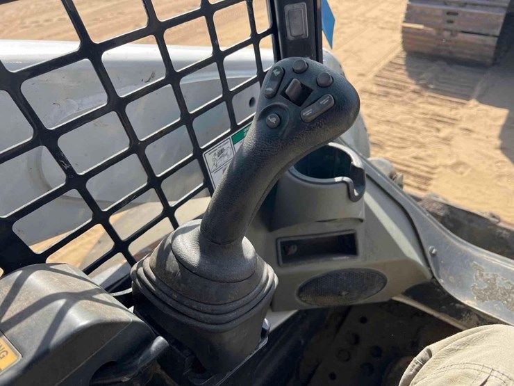 2017-bobcat-s770-image-25