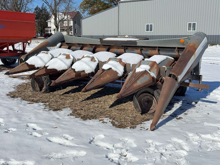 allis-chalmers-630a-corn-head-image-1