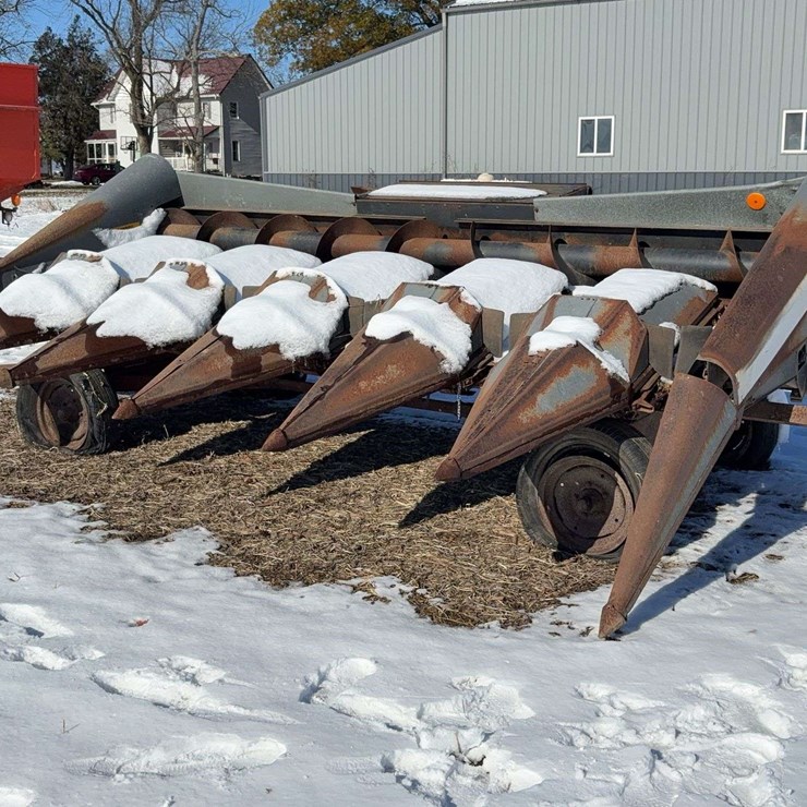 Allis Chalmers 630A Corn Head