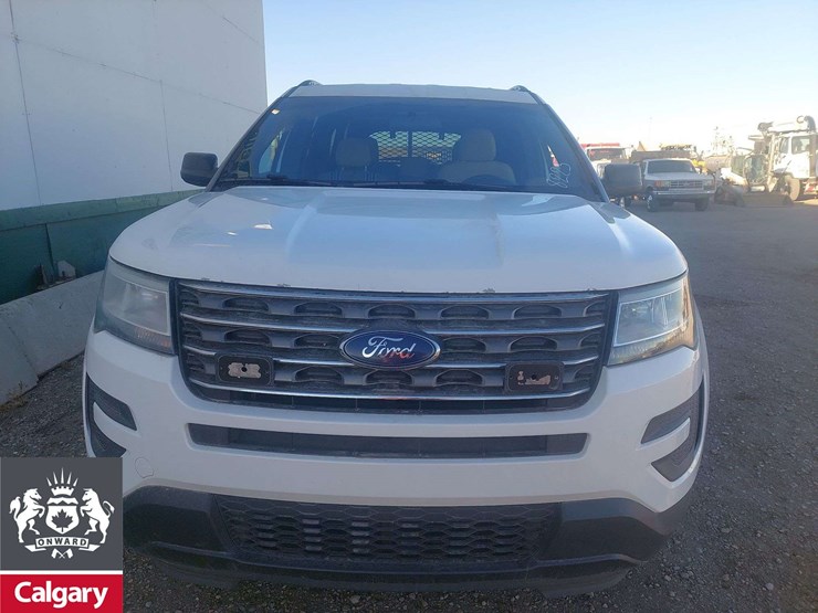 2017-ford-explorer-image-6