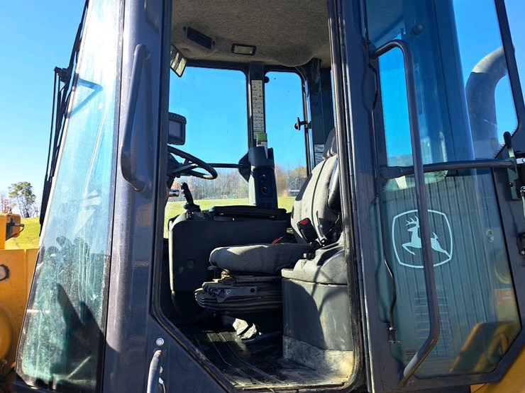 2018-deere-524k-image-11