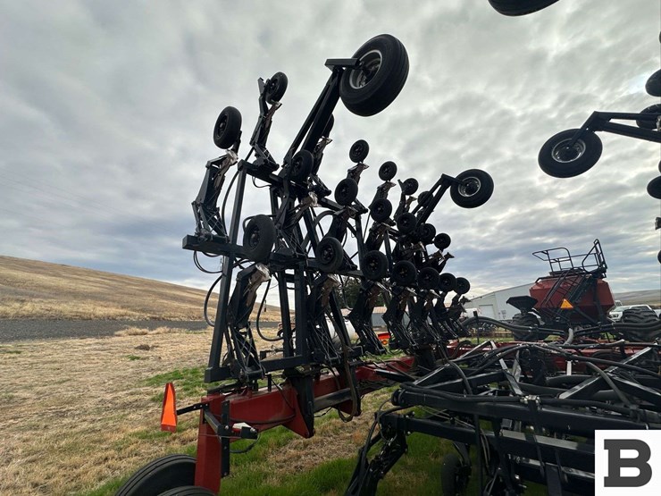 2012-case-800-image-39