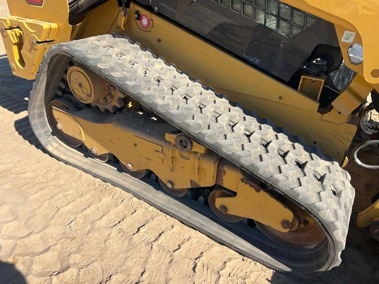 2020-caterpillar-259d3-image-13