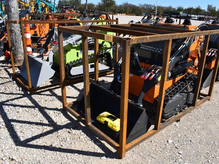 landhero-ht380-mini-skid-steer-(serial-#-7114001)-(k)-image-1