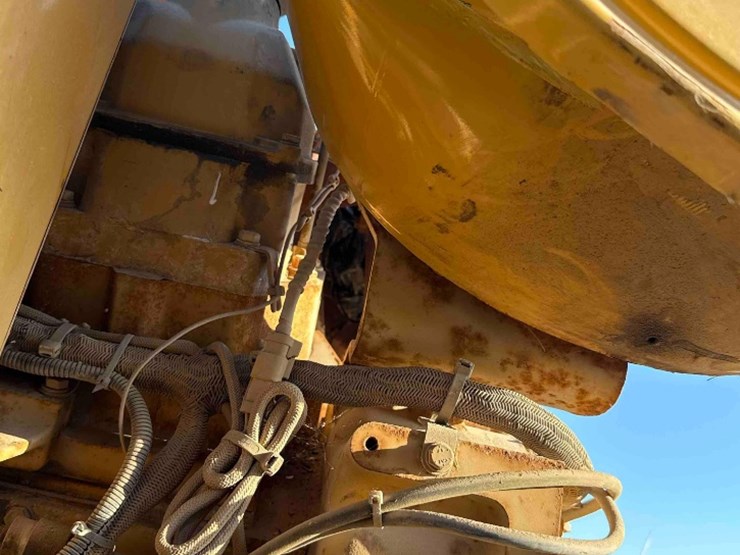 2001-caterpillar-3508-image-11