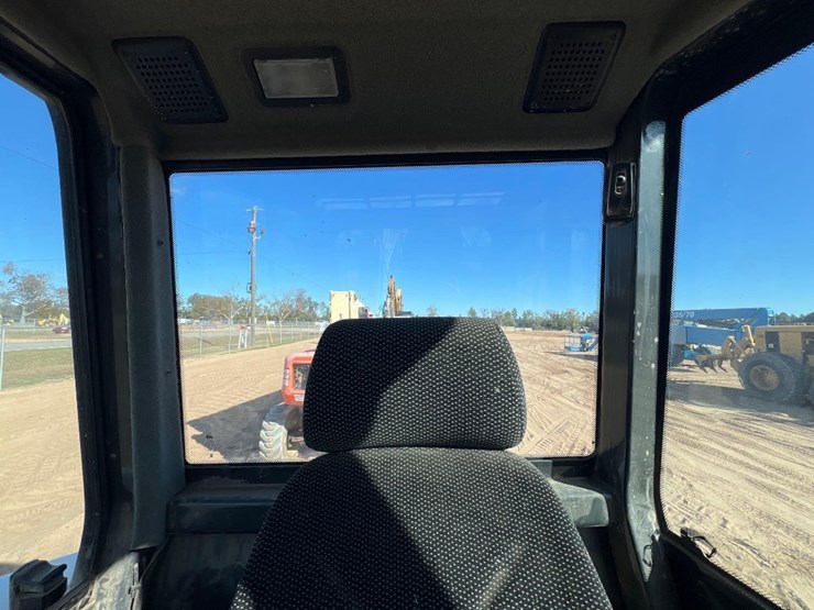 2024-bobcat-e60-image-40