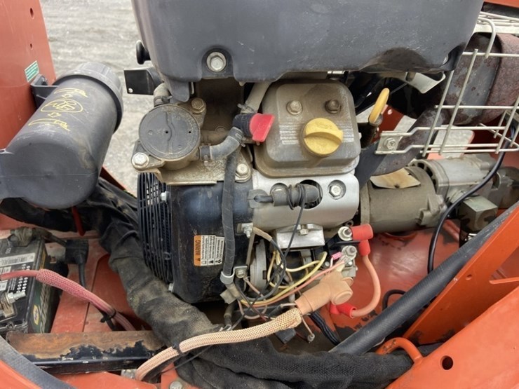 2017-ditch-witch-c16x-image-24