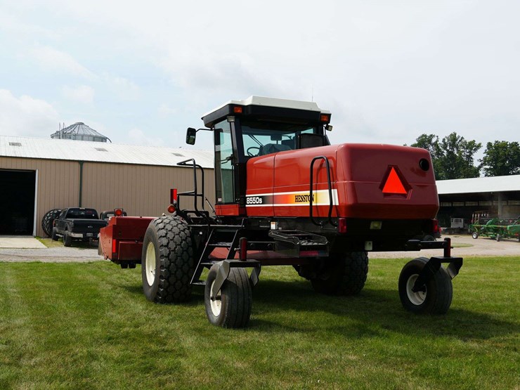 hesston-8550s-self-propelled-mower-conditioner-image-8