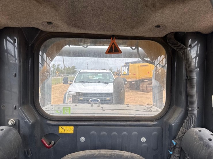 2022-deere-330g-image-27