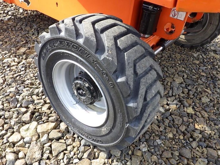 2016-jlg-400s-image-28