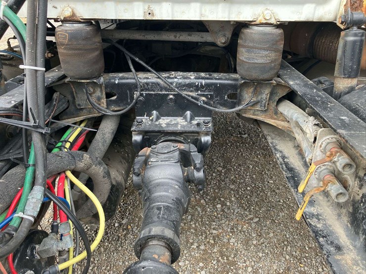 2013-freightliner-cascadia-image-98