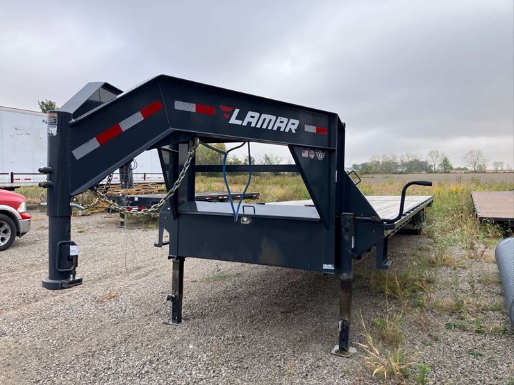 lamar-40'-gooseneck-trailer-image-1