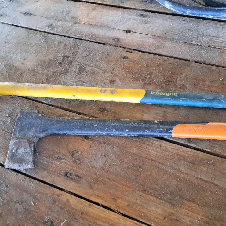 #108 • Crack Sealer Applicator Hammer and Axe