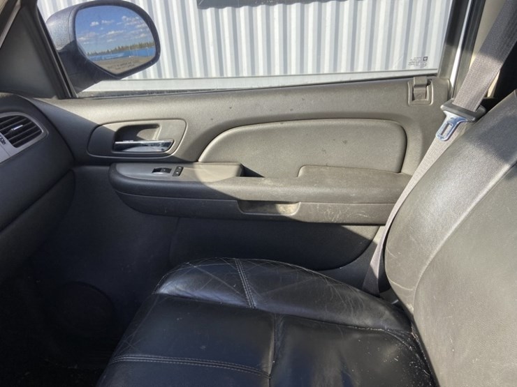 2009-chevrolet-tahoe-image-15