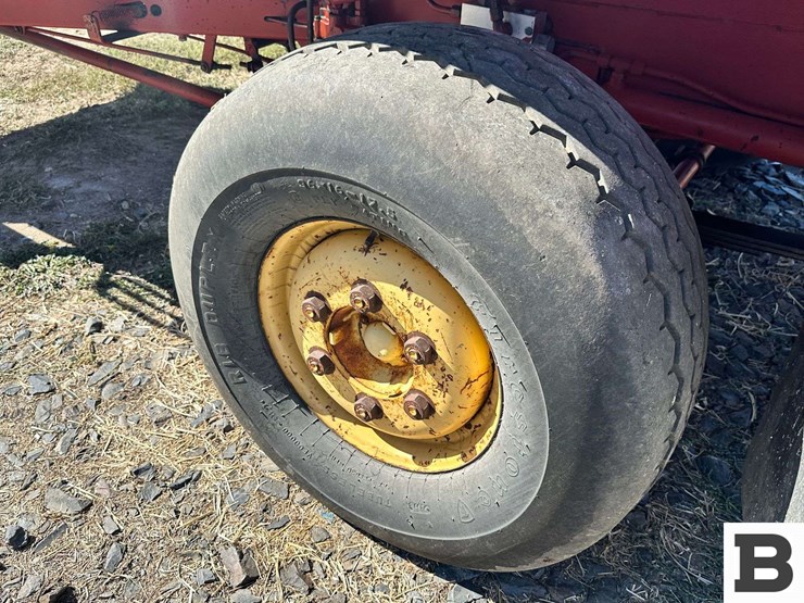 new-holland-1068-image-20