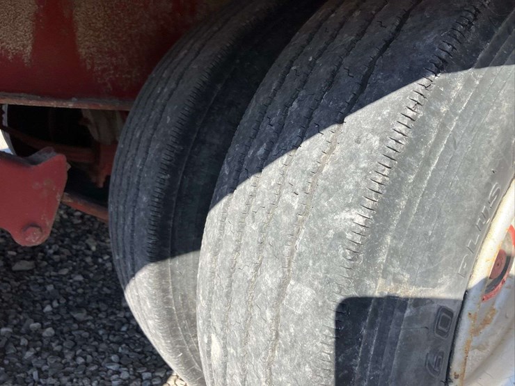 25'-tandem-dual-axle-tender-trailer-with-plumbing-and-tank-image-29