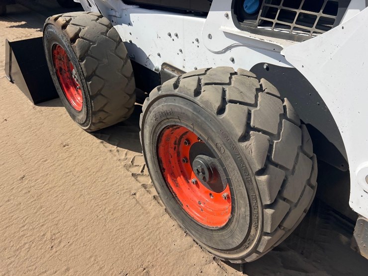 2022-bobcat-s770-image-17