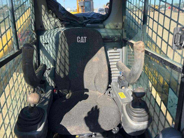 2017-caterpillar-262d-image-20