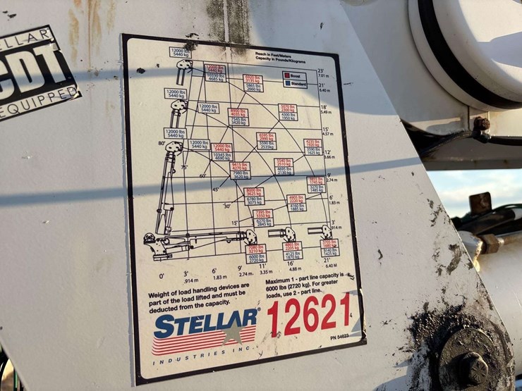 2013-freightliner-m2-106-image-15