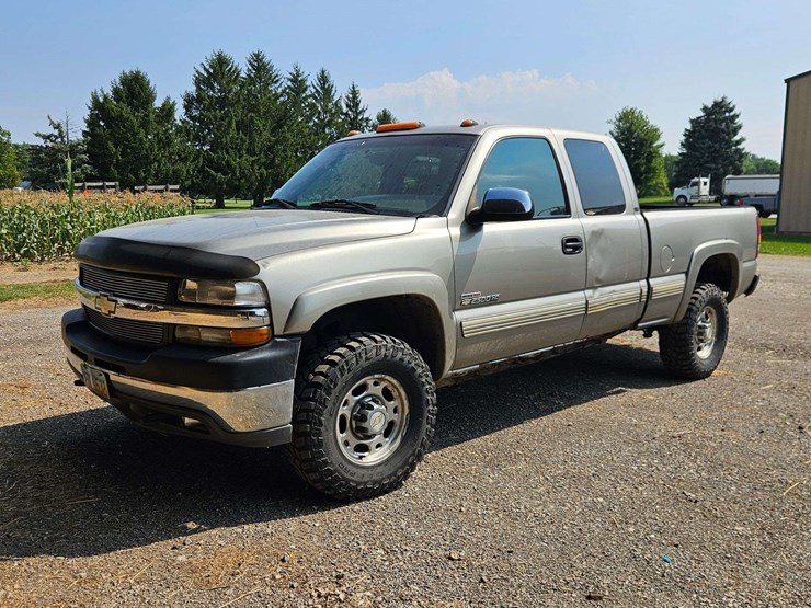 2002-chevrolet-2500hd-image-1