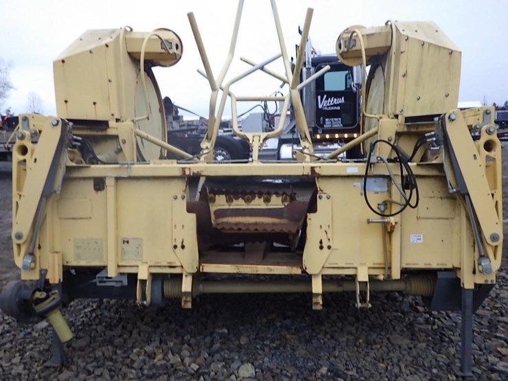 new-holland-r1600-image-6