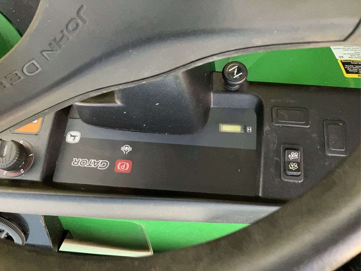 john-deere-gator-image-9