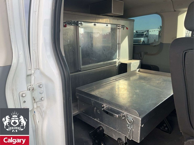 2017-ford-transit-image-17