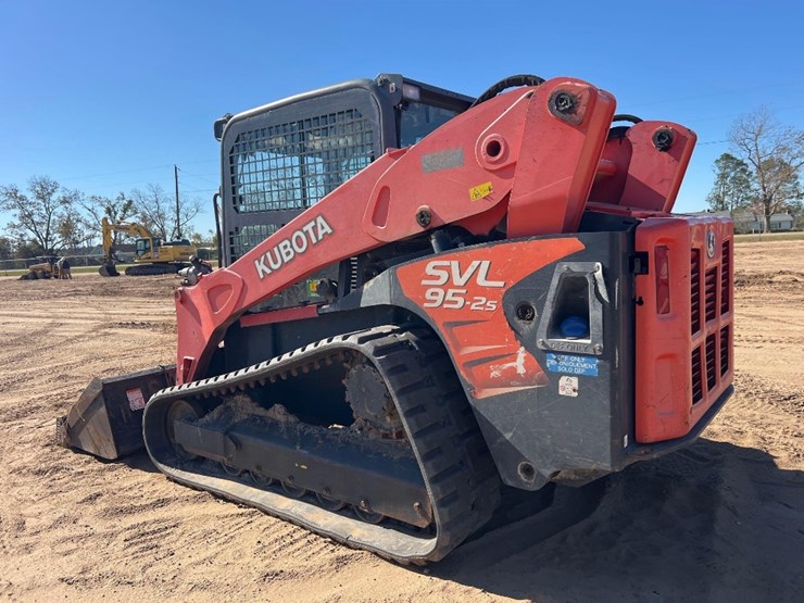 2019-kubota-svl95-2s-image-2