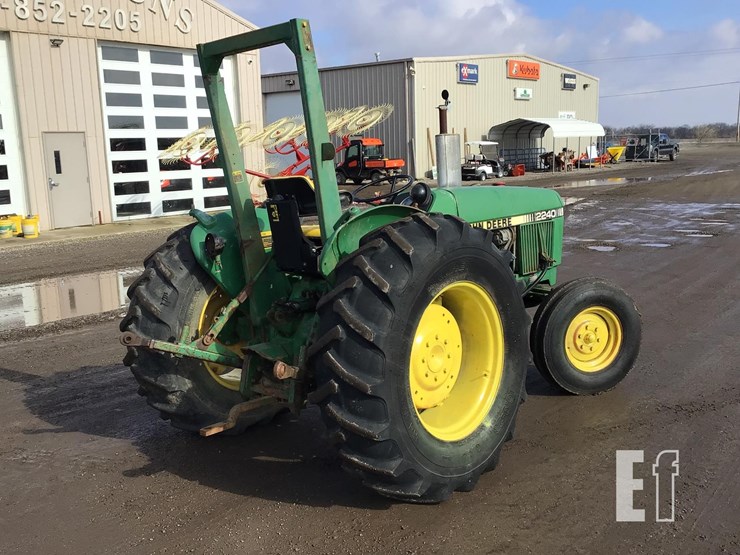 1981-john-deere-2240-image-6