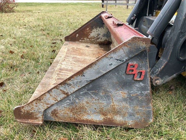 2018-new-holland-l228-image-13