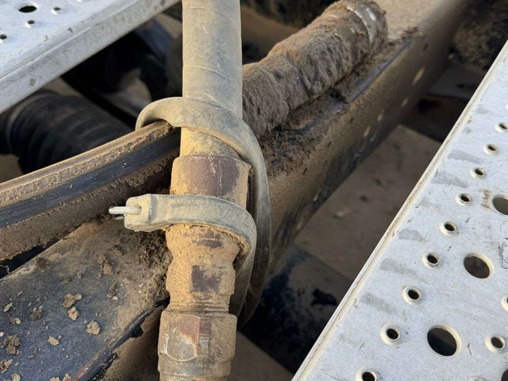 2009-volvo-tractor-truck---caution---kennewick,-wa-image-15