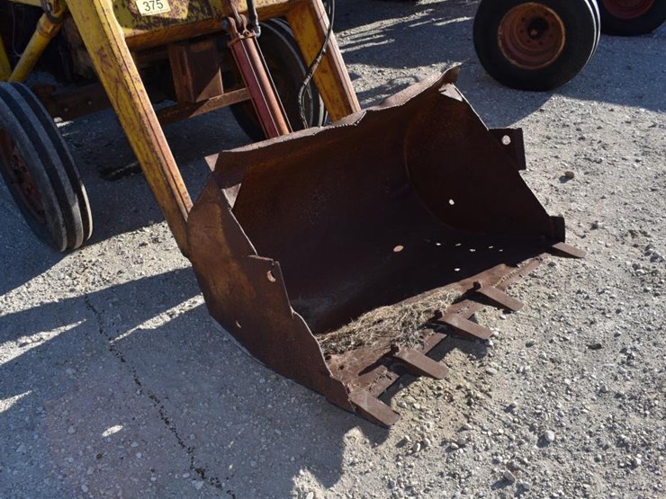 mf-65-tractor-w/-loader-and-5'-shredder-3pt-(switch-start)-(serial-#-704678-image-3