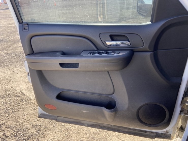 2009-chevrolet-tahoe-image-21