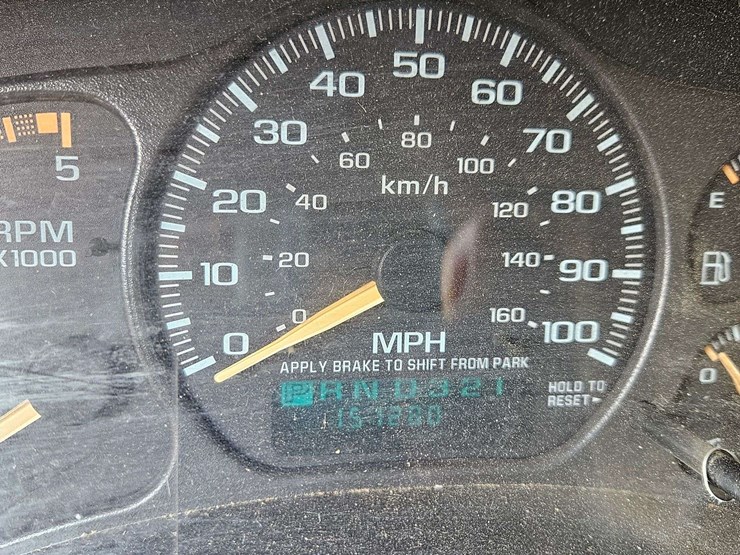 2002-chevrolet-2500hd-image-19