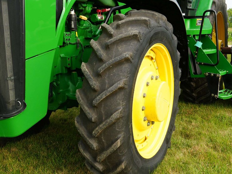 2012-john-deere-8235r-image-37