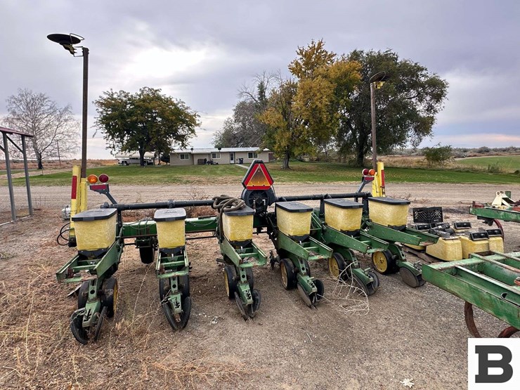 john-deere-7300-image-4