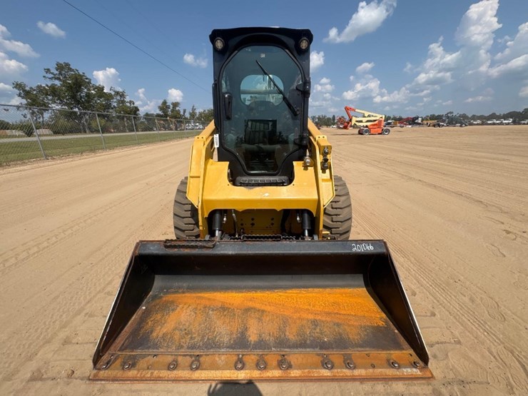 2024-caterpillar-242d3-image-3