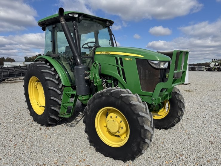 john-deere-6120e-image-3