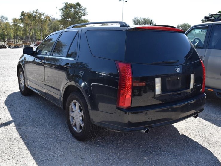 2004-cadillac-srx-image-4