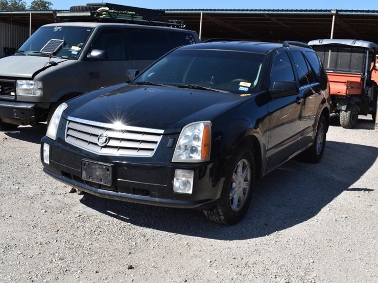 2004-cadillac-srx-image-1