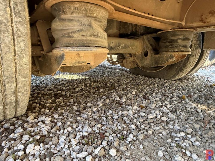 2015-john-deere-4045hf285-image-18