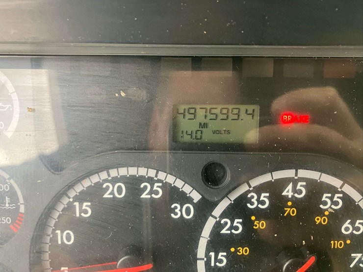 2013-freightliner-cascadia-image-28