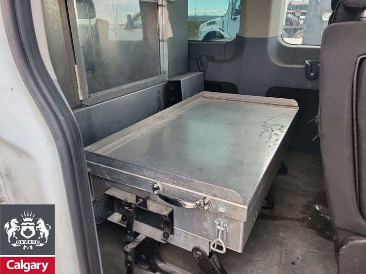 2017-ford-transit-image-26