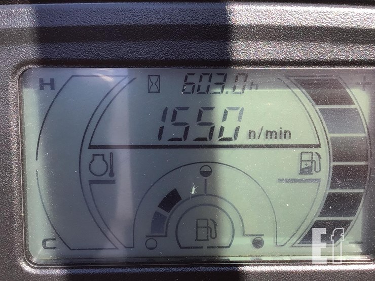 2020-kubota-z781i-image-11