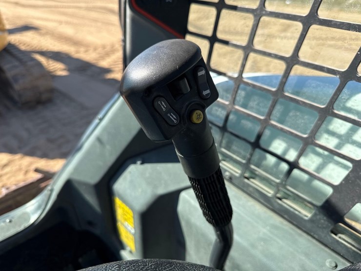 2021-bobcat-t66-image-26