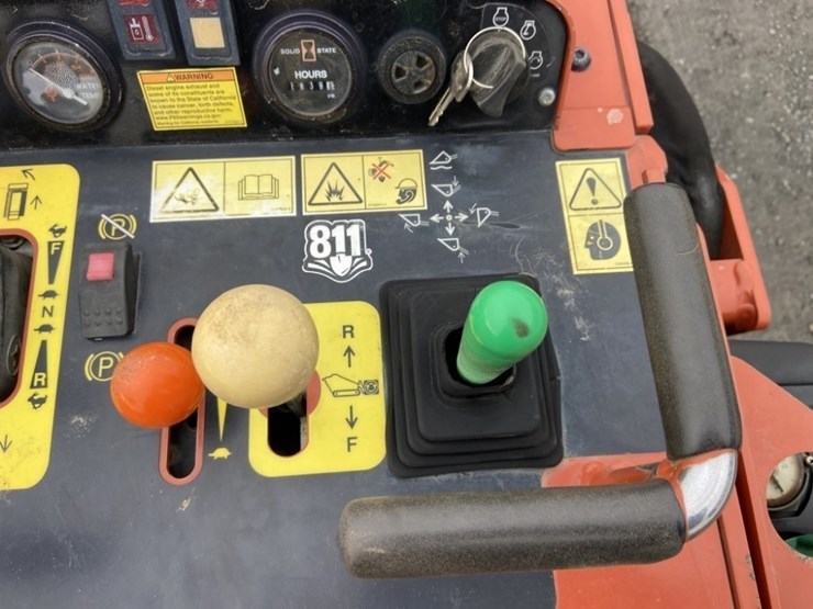 2020-ditch-witch-sk800-image-23