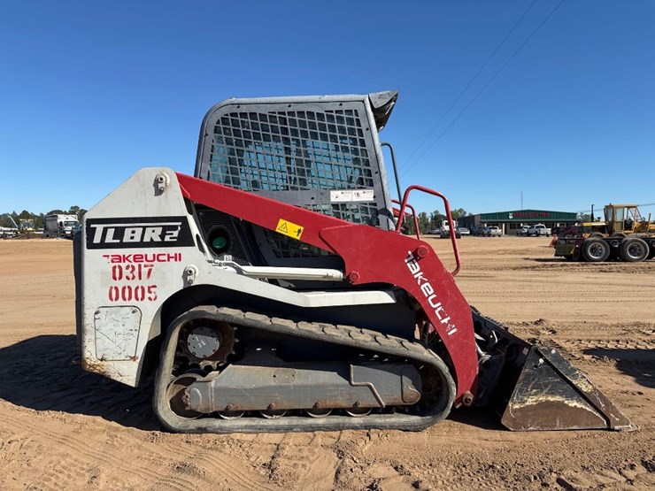 2021-takeuchi-tl8r2-image-5